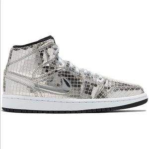 Women’s Jordan 1 Mid SE Disco Metallic Silver